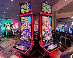 Filipino player accessing panalo live casino lobby on a mobile phone